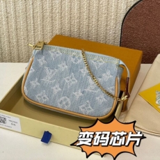 Louis Vuitton Clutch Bags